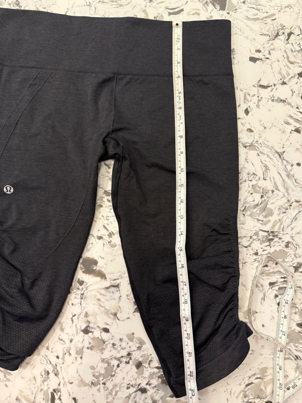 🏃‍♀️ LULULEMON Ebb to Street Crop Leggings
*Ruched Seamless
(Dark Charcoal Gray) - Picture 5 of 7